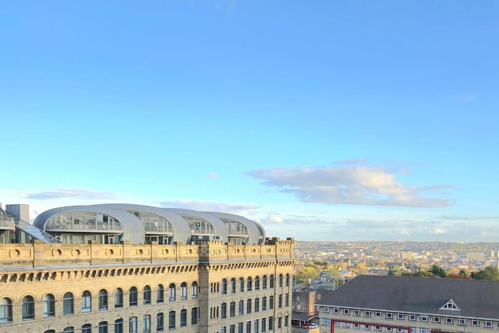 Modern Duplex Penthouse Panoramic Views & Parking Apartment Bradford  Exterior photo