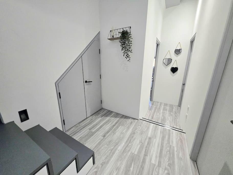 Modern Duplex Penthouse Panoramic Views & Parking Apartment Bradford  Exterior photo